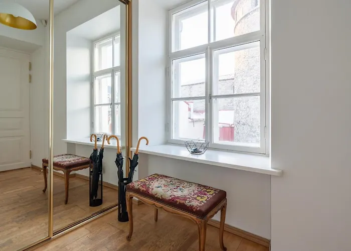 Old Town - Vana Viru * Tallin